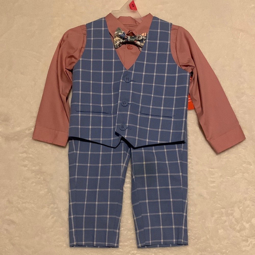 4 piece vest set—-brand new. 18M